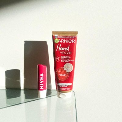 LANEIGE Lip Sleeping Mask: Hydrating & Nourishing Korean Overnight Lip Treatment Mask (Berry, 0.7 oz)